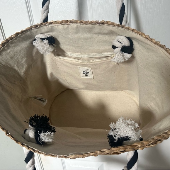 Island Time Natural Woven Tassel Tote Bag - Picture 3 of 5